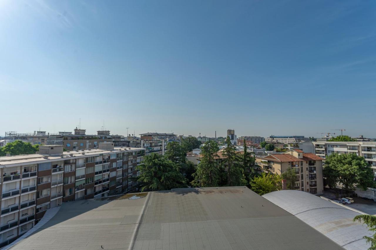 Udine Viale Venezia Huge Red Apartment Bagian luar foto